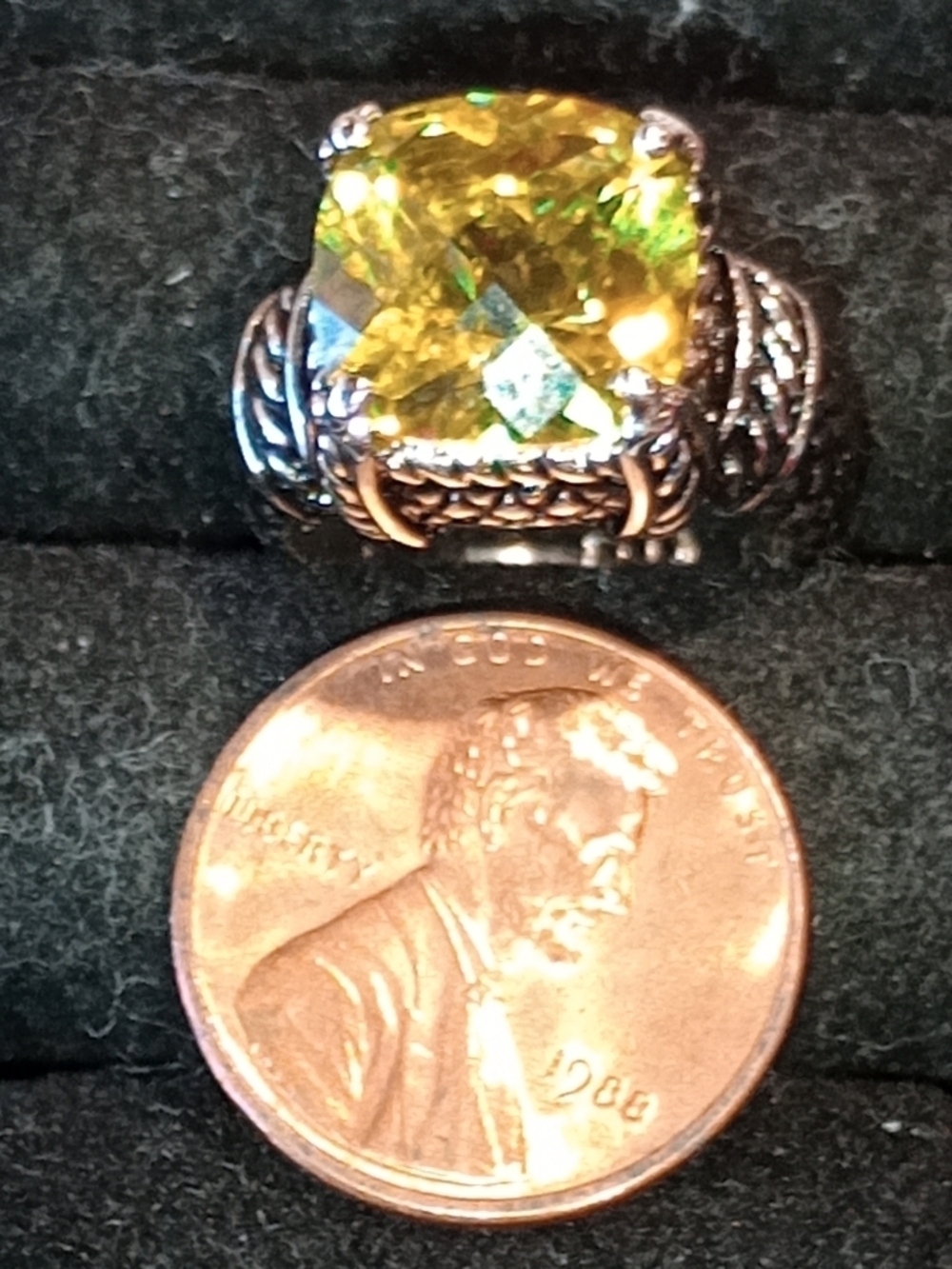 Ring Yellow/Green Cushion-Cut Gemstone Ring With PD Hallmark - Picture 13 of 15